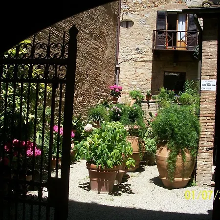 Gasthuis La Torre Nomipesciolini San Gimignano
