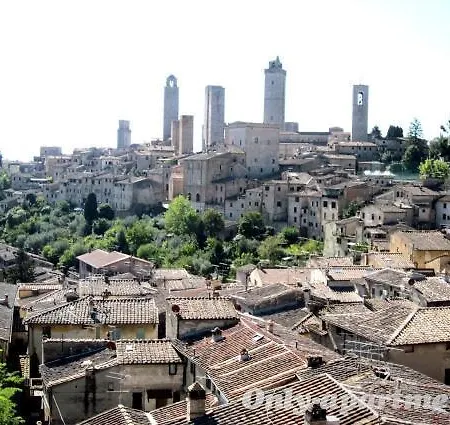 Penzion La Torre Nomipesciolini *